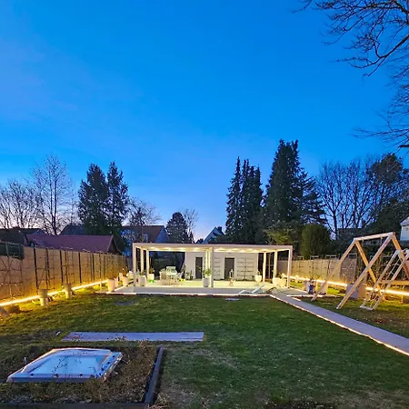 Appartamento Luxurious Large With Pool, Garden, Koi Pond Only 12 Min To Octoberfest *