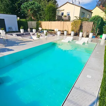 Luxurious Large With Pool, Garden, Koi Pond Only 12 Min To Octoberfest Appartamento
