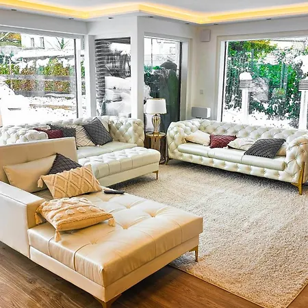 Luxurious Large With Pool, Garden, Koi Pond Only 12 Min To Octoberfest * München