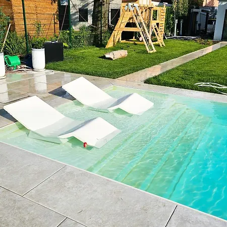Luxurious Large With Pool, Garden, Koi Pond Only 12 Min To Octoberfest *