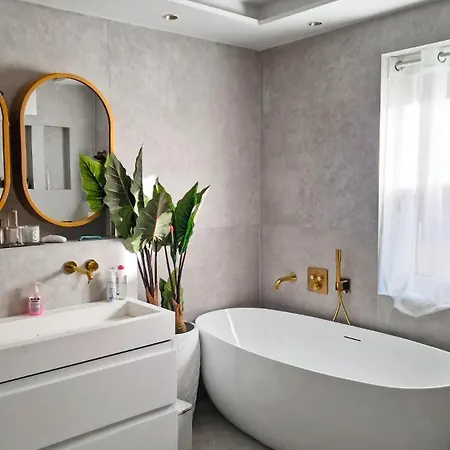 Luxurious Large With Pool, Garden, Koi Pond Only 12 Min To Octoberfest Appartamento