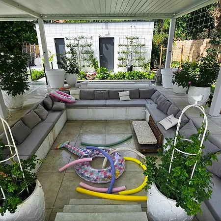Appartamento Luxurious Large With Pool, Garden, Koi Pond Only 12 Min To Octoberfest *